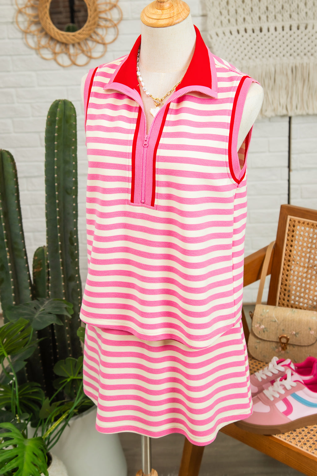 Sachet Pink Textured Stripe Print Contrast Trim Zip Collar Sleeveless 2pcs Skort Set